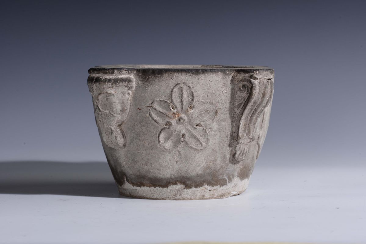 Arte Medievale Italiana o Francese del XIV Secolomortaio Figurato