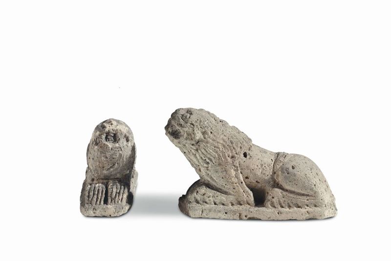 Coppia di leoncini in pietra scolpita  - Asta Antiquariato e Dipinti Antichi - Cambi Casa d'Aste