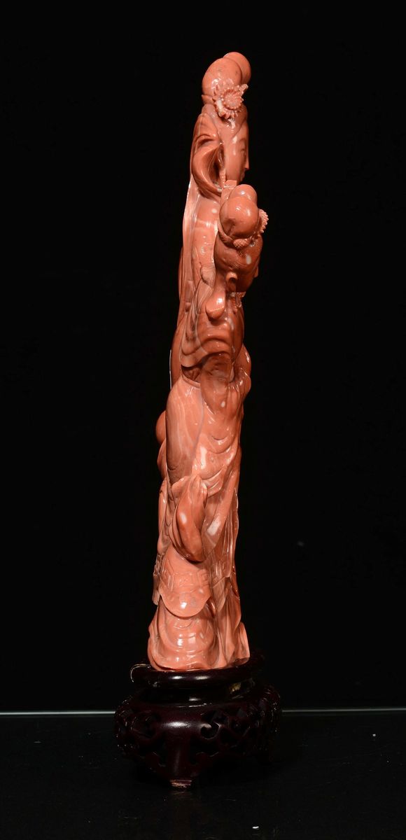 Grande Gruppo in Corallo con Due Figure e Fanciulli, Cina, Dinastia Qing, Fine XIX Secolo