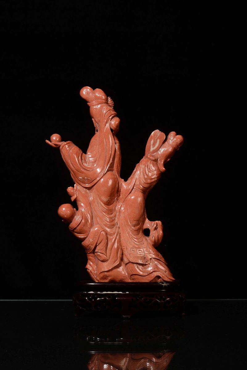 Grande Gruppo in Corallo con Due Figure e Fanciulli, Cina, Dinastia Qing, Fine XIX Secolo