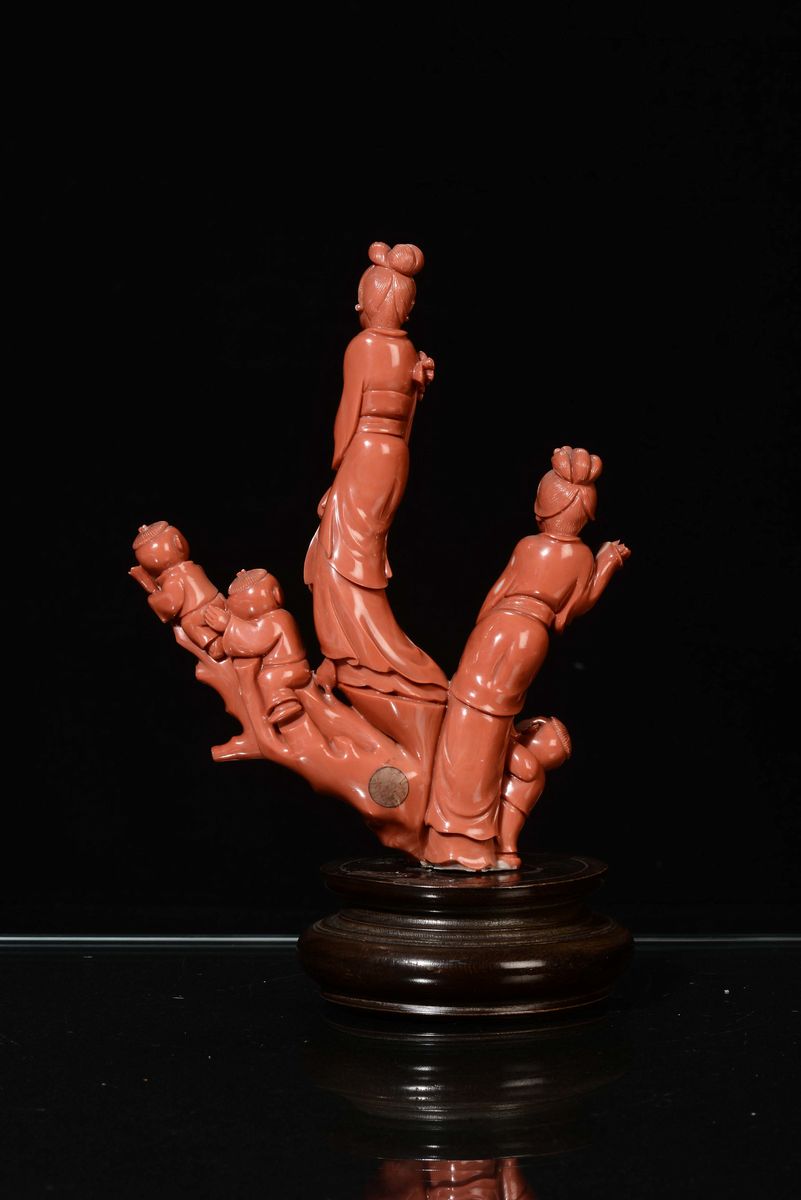 Gruppo in Corallo Raffigurante Guanyin e Fanciullo, Cina, Dinastia Qing, Fine XIX Secolo
