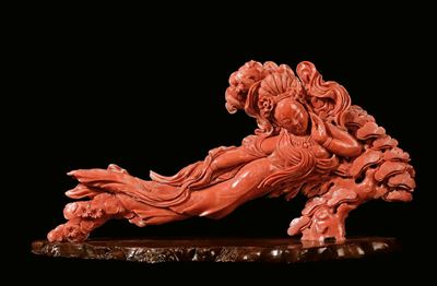 Scultura in Corallo Raffigurante Guanyin Sdraiata, Cina, Dinastia Qing, Fine XIX Secolo