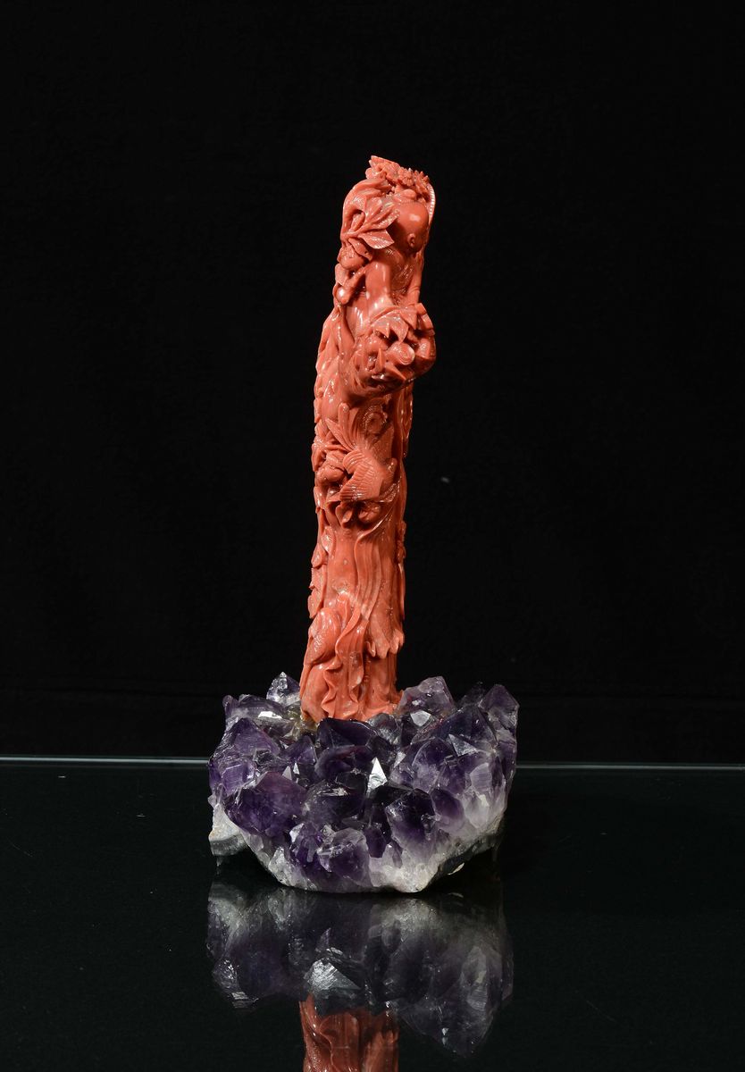 Grande Gruppo in Corallo Raffigurante Guanyin con Fanciullo, Cina, Dinastia Qing, Fine XIX Secolo