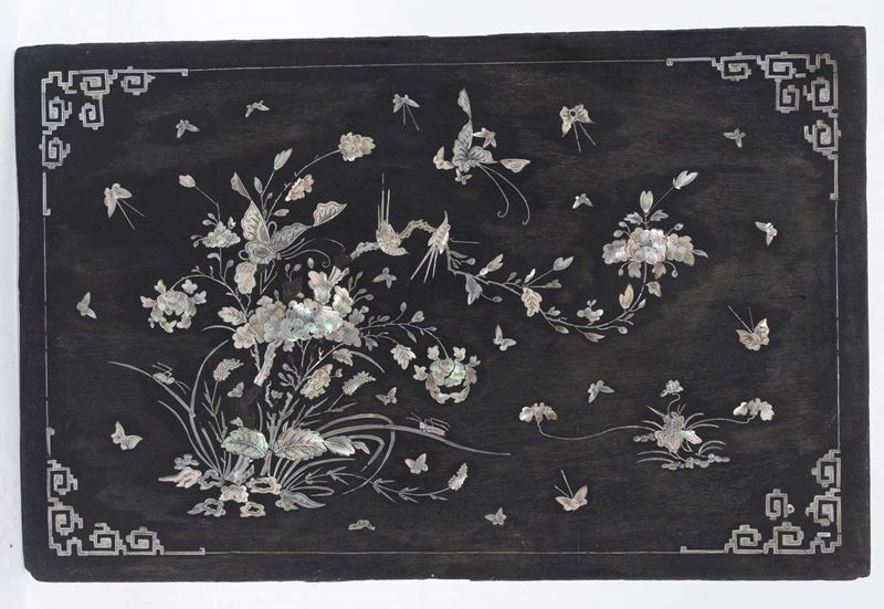 Placca in legno ebanizzato con intarsi in madreperla  - Auction Antique and Old Masters - Cambi Casa d'Aste