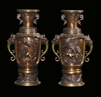 Coppia di Vasi in Bronzo Decorato con Volatili e Draghi, Giappone, Fine XIX Secolo