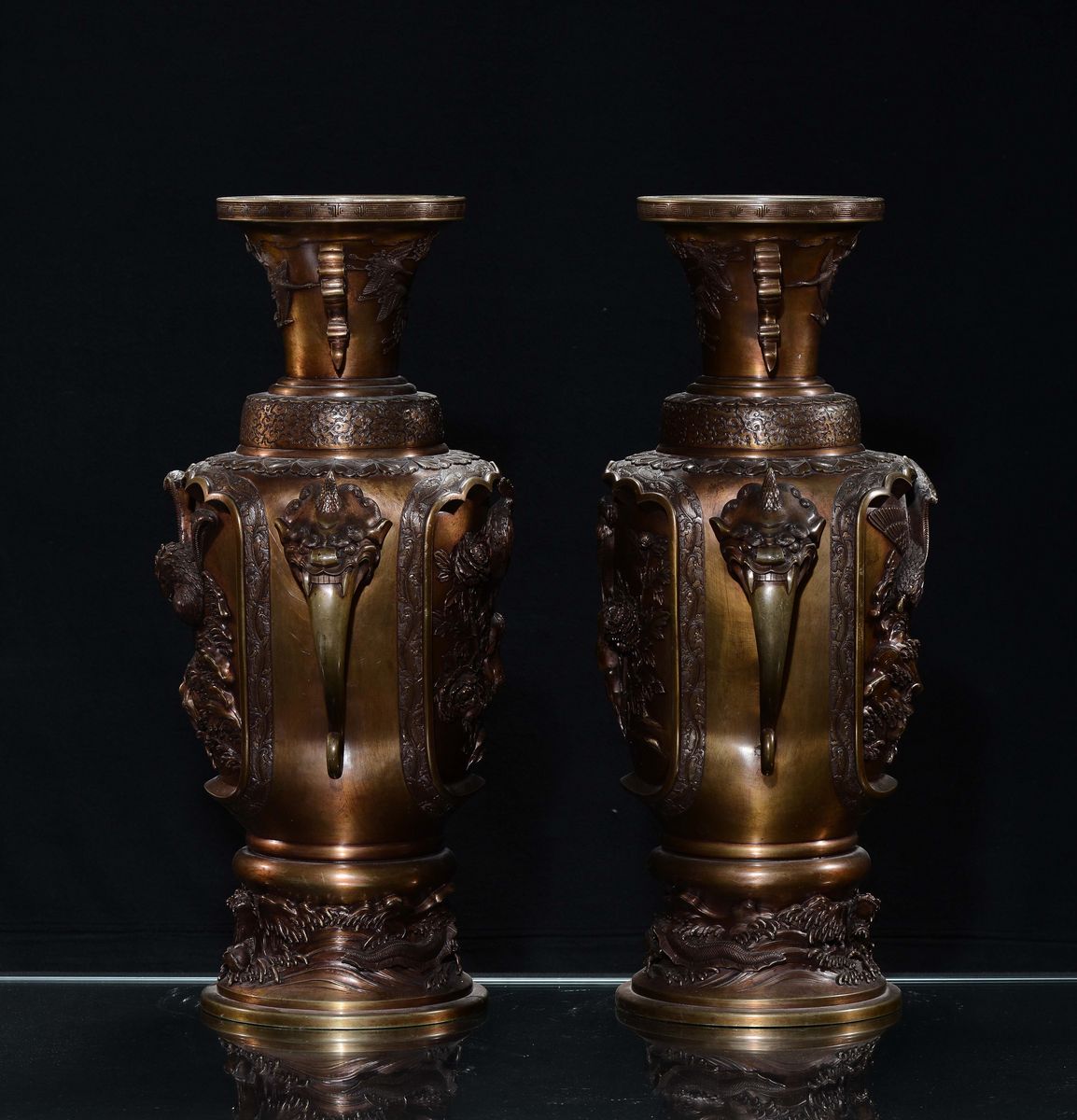Coppia di Vasi in Bronzo Decorato con Volatili e Draghi, Giappone, Fine XIX Secolo