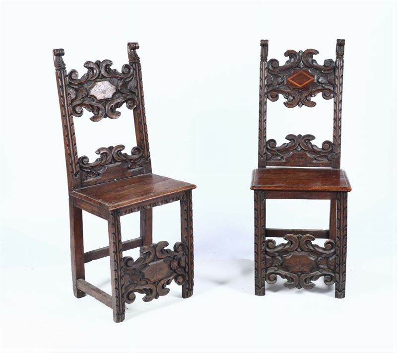 Due sedie antiche in legno  - Asta Antiquariato, Affidamenti da raffinate dimore private - Cambi Casa d'Aste