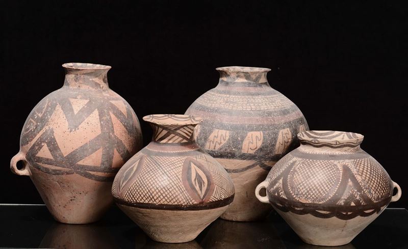 Quattro vasi in terracotta con decori arcaici  - Asta Chinese Works of Art - Cambi Casa d'Aste