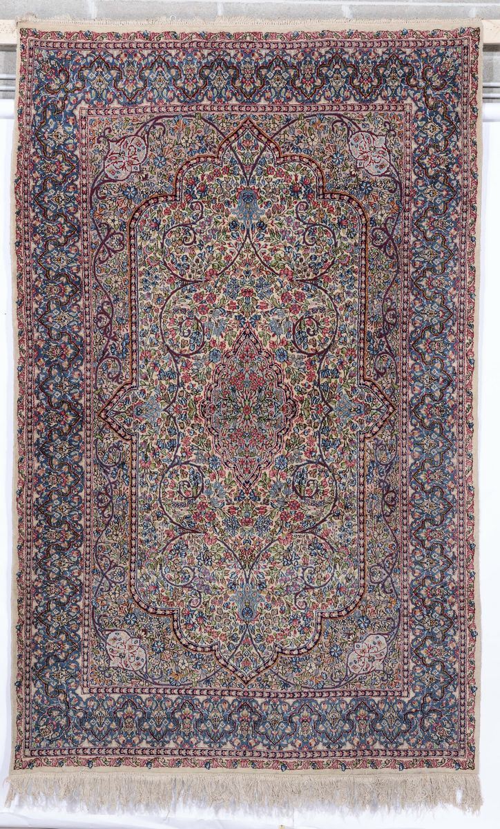 Tappeto persiano Kirman meta XX secolo  - Auction Fine Carpets - Cambi Casa d'Aste