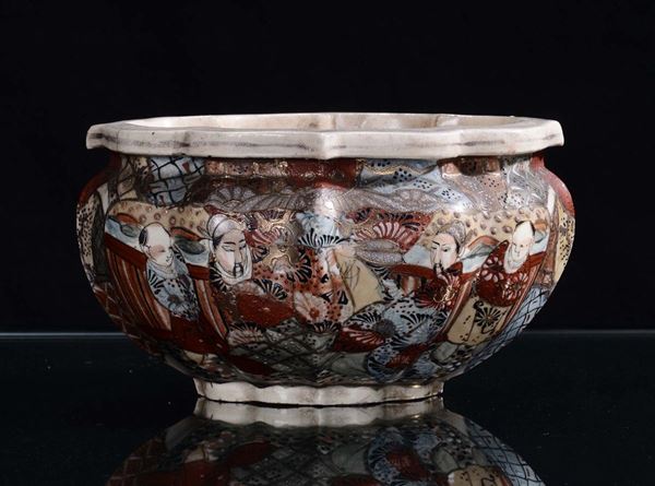 Cache-pot in ceramica policroma con figure orientale, Giappone Satzuma