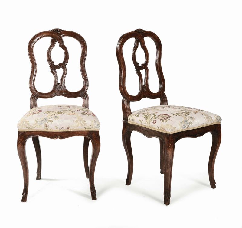 Coppia di sedie Luigi XV in noce, Veneto XVIII secolo  - Asta Antiquariato e Dipinti Antichi - Cambi Casa d'Aste