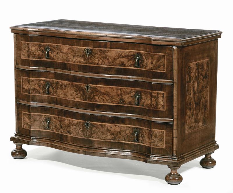 Cassettone Luigi XIV lastronatoin radica e noce  Veneto XVIII secolo  - Auction Fine Arts from refined private house - Cambi Casa d'Aste