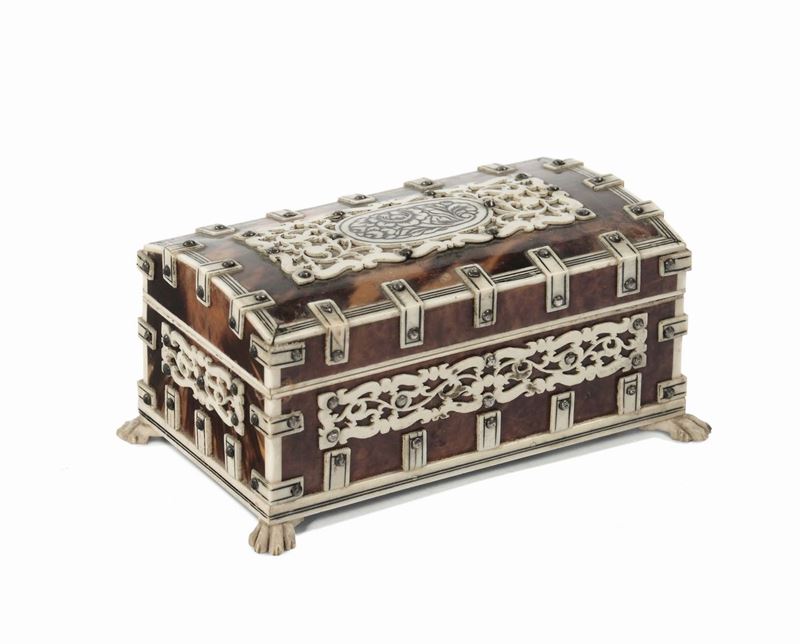 Cofanetto in tartaruga e avorio con chiodi in argento, XIX secolo  - Asta Antiquariato e Dipinti Antichi - Cambi Casa d'Aste
