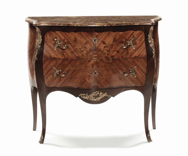 Comoncino in stile Luigi XV lastronato in varie essenze, Francia XX secolo