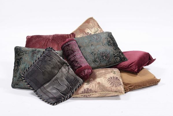 Nove cuscini in velluto di seta  vecchia Venezia