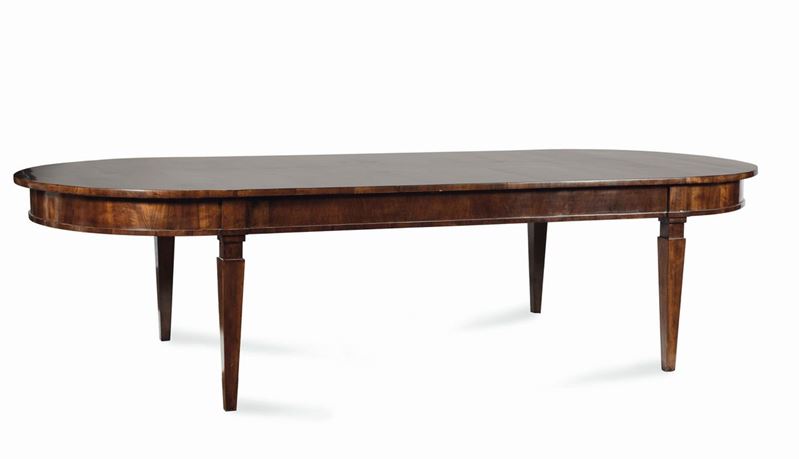Tavolo da pranzo Luigi XVI ovale in noce, XVIII-XIX secolo  - Asta Antiquariato, Affidamenti da raffinate dimore private - Cambi Casa d'Aste
