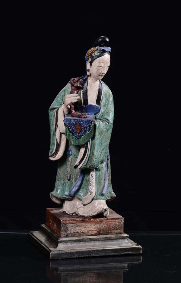Figura femminile in terracotta policroma, Cina, XX secolo