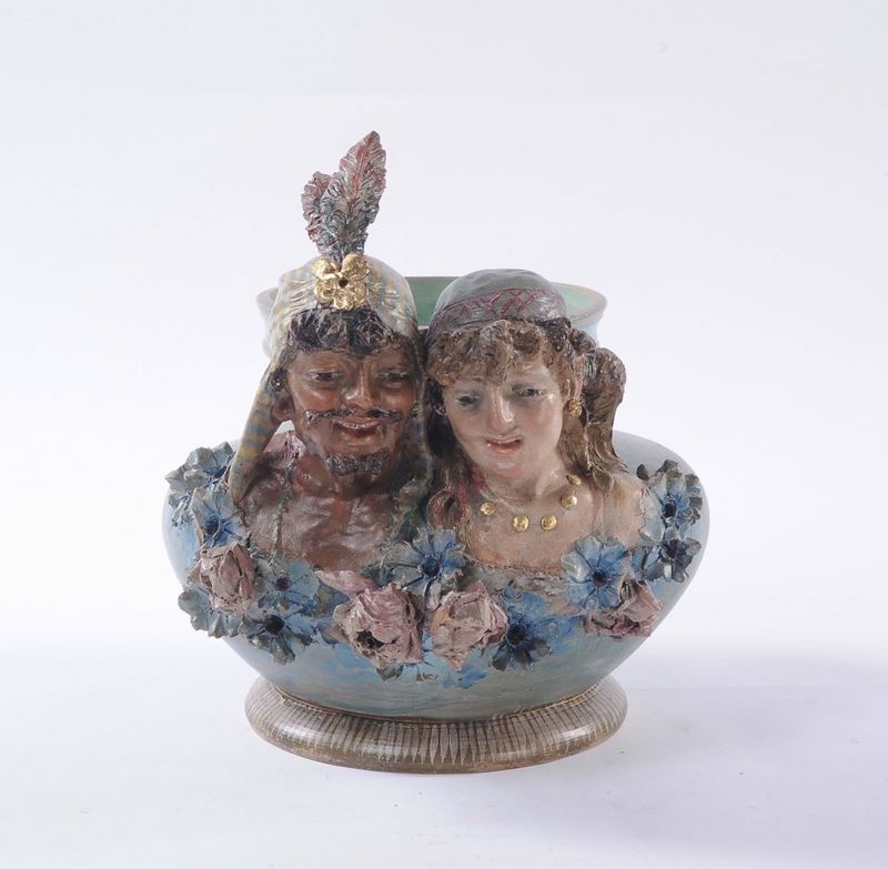 Vaso in porcellana con figure in rilievo  - Auction Time Auction 10-2013 - Cambi Casa d'Aste