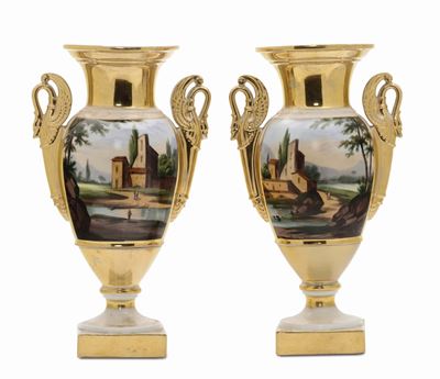 Coppia di Vasi Impero in Porcellana, XIX Secolo