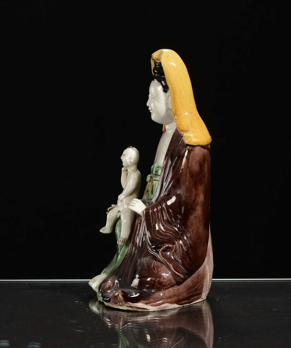 Guanyin in Porcellana Policroma, Cina XX Secolo