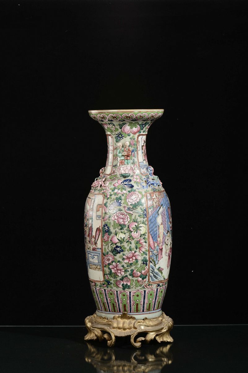 Vaso in Porcellana con Base in Bronzo Dorato, Cina, Canton, XIX Secolo