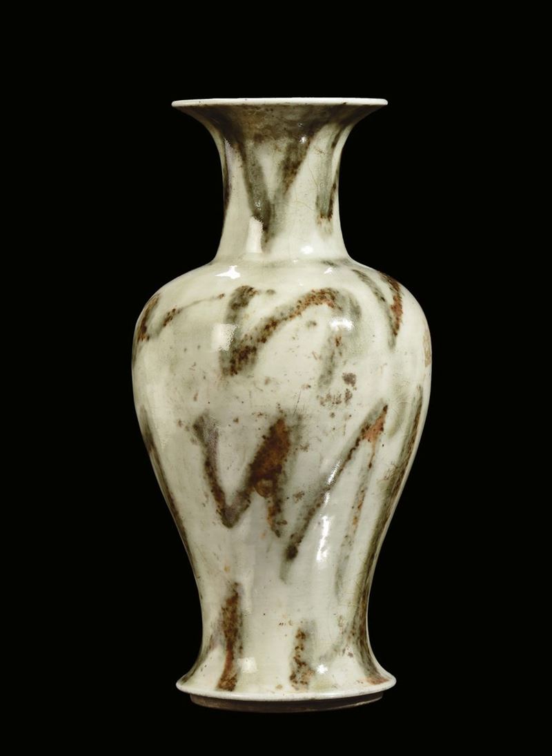 Vaso in porcellana con striature, Cina XX secolo  - Asta Chinese Works of Art - Cambi Casa d'Aste