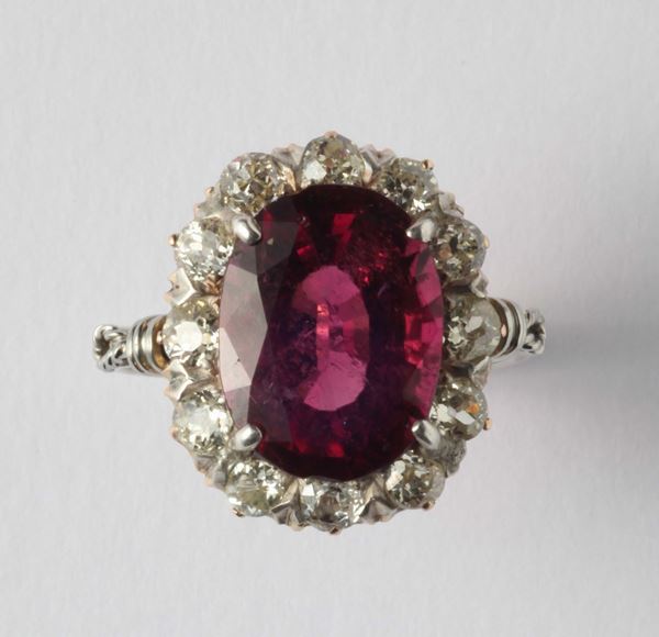 A rubellite and diamonds ring
