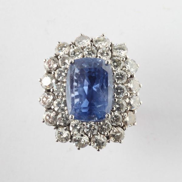 A sapphire and diamonds ring. No indications of heating (NTE)