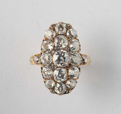 Anello a Marquise con Pavé in Diamanti di Vecchio Taglio
