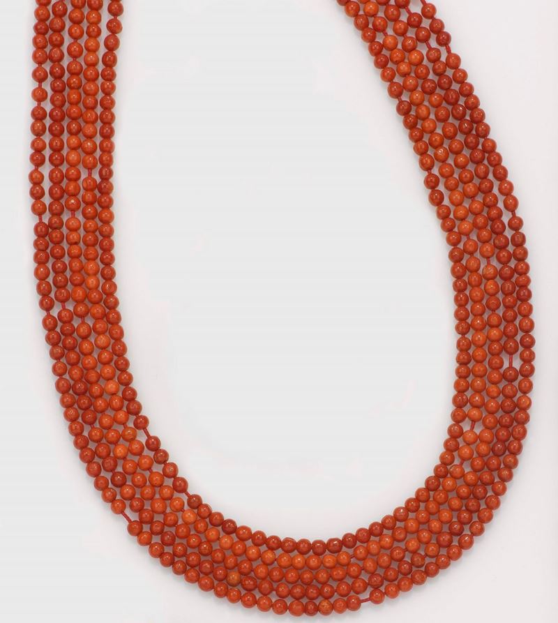 A five coral strand  - Auction Fine Jewels - II - Cambi Casa d'Aste