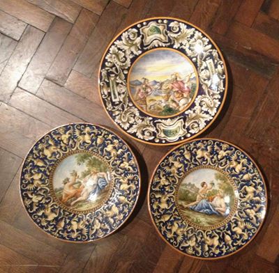 Tre Piatti in Maiolica, Diverse Manifatture