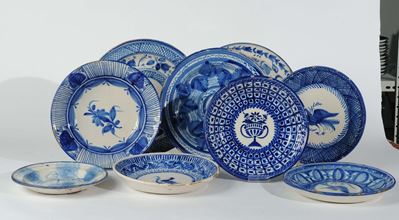 Lotto di Piatti in Maiolica Bianca e Blu