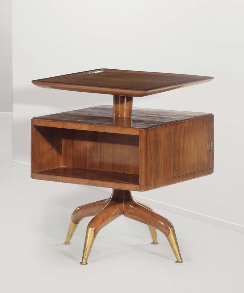 Giò Ponti Importante tavolino in legno d’ acero con puntali in ottone. Italia, 1947  - Auction Design - Cambi Casa d'Aste