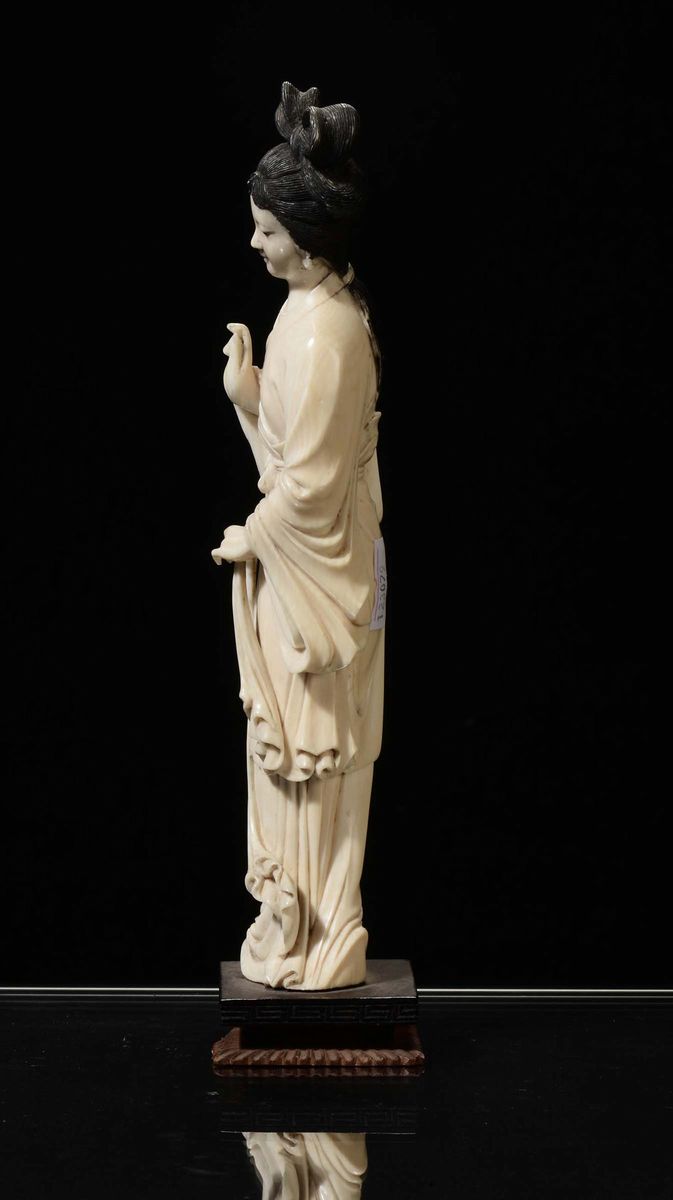 Figura Orientale in Avorio, Cina XX Secolo