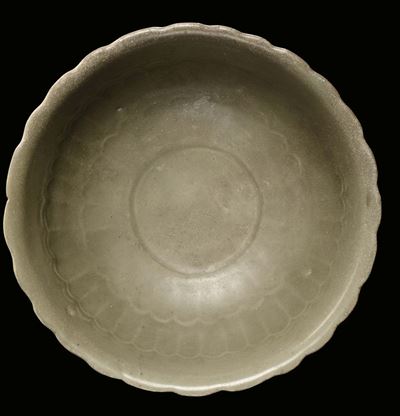Ciotola in Porcellana Longquan Celadon, Cina Dinastia Ming, XVII Secolo