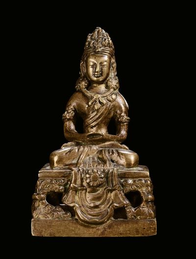 Scultura Raffigurante Amitayus in Bronzo Dorato, Cina, Dinastia Qing, Periodo Qianlong (1736-1795...