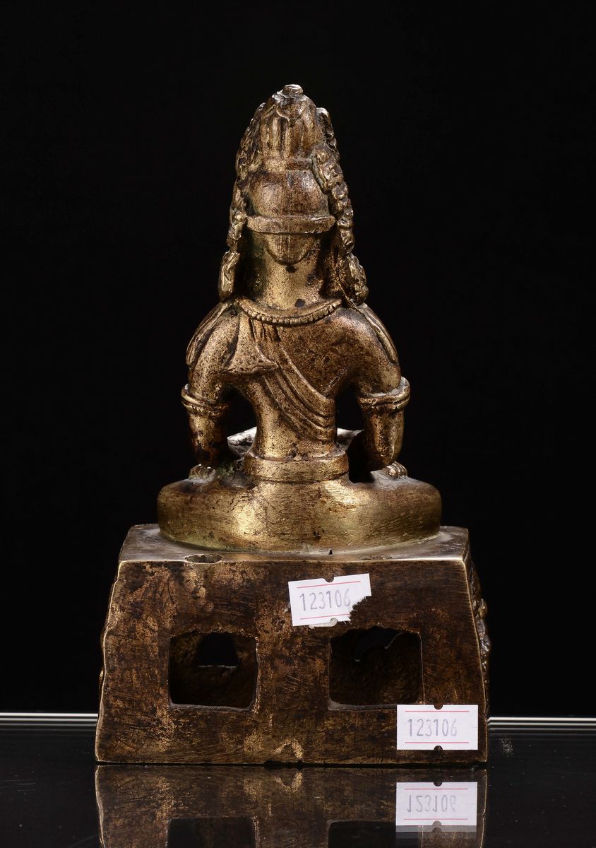 Scultura Raffigurante Amitayus in Bronzo Dorato, Cina, Dinastia Qing, Periodo Qianlong (1736-1795...