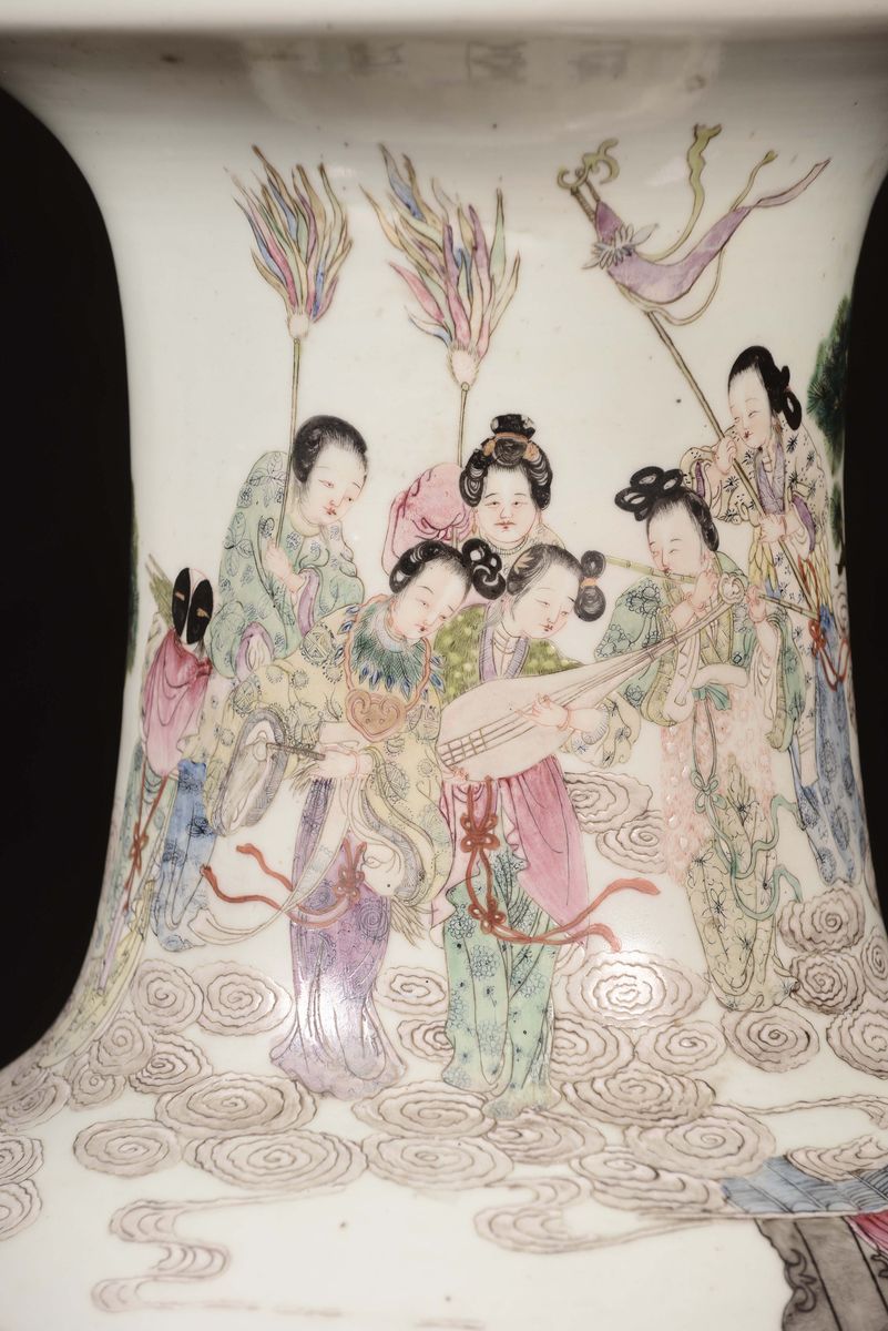 Grande Vaso in Porcellana Policroma Famiglia Rosa Decorato con Raffigurazione di Scene di Vita Or...