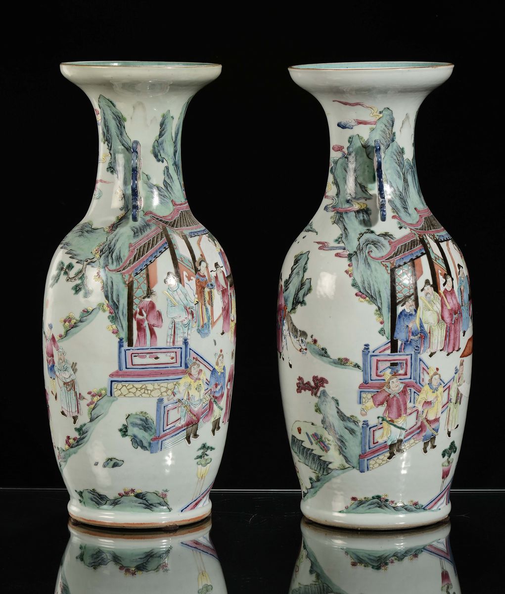 Coppia di Vasi in Porcellana Policroma con Raffigurazioni di Scene Orientali, Famiglia Rosa, Cina...
