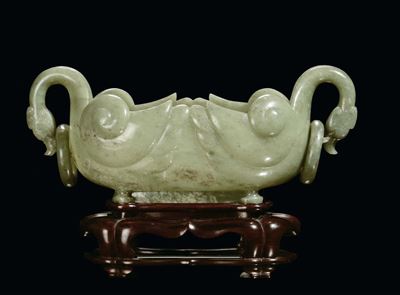 Cestino in Giada Verde Celadon con Manici a Guisa di Cigno, Cina, Dinastia Qing, XIX Secolo