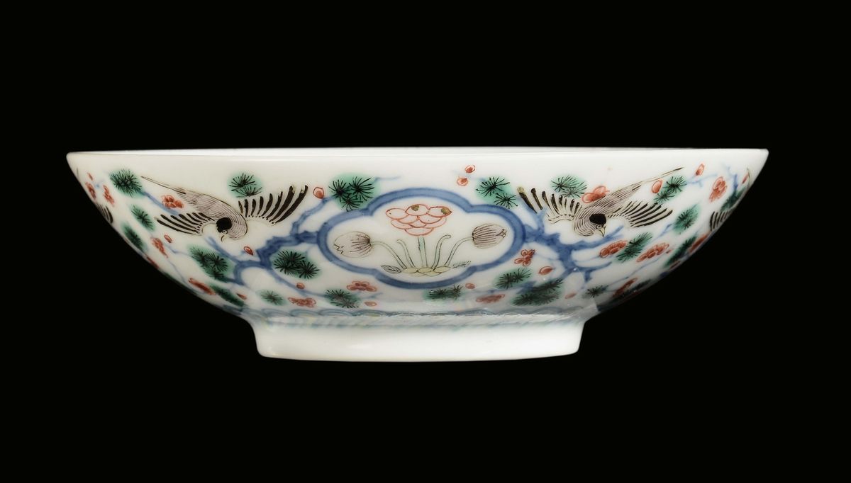 Piccola Coppetta in Porcellana Policroma, Cina, Dinastia Qing, Marca e del Periodo Kangxi (1662-1...