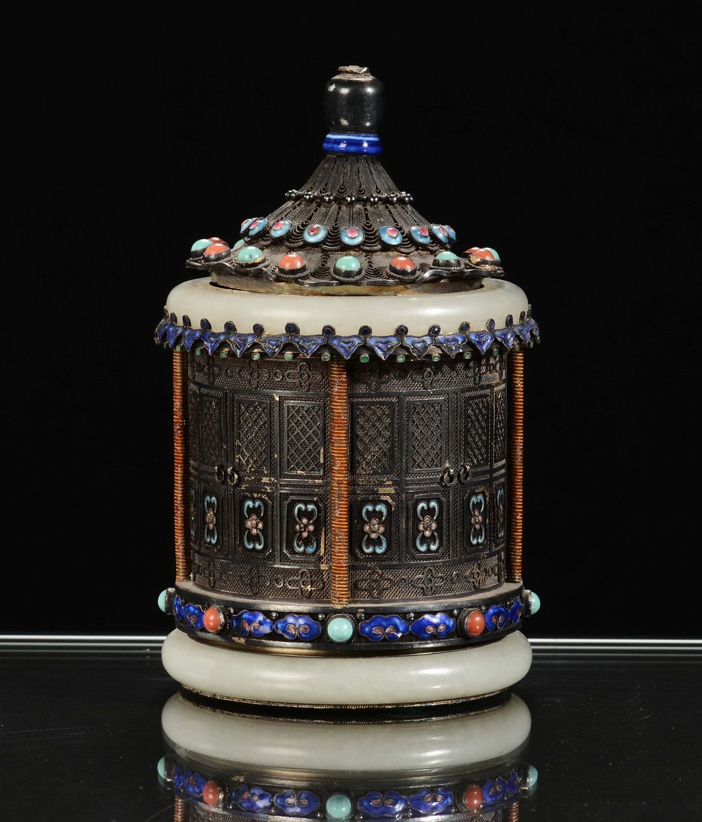 Scatola in Metallo con Applicazioni in Giada, Smalti e Pietre Dure a Guisa di Pagoda, Cina, Dinas...