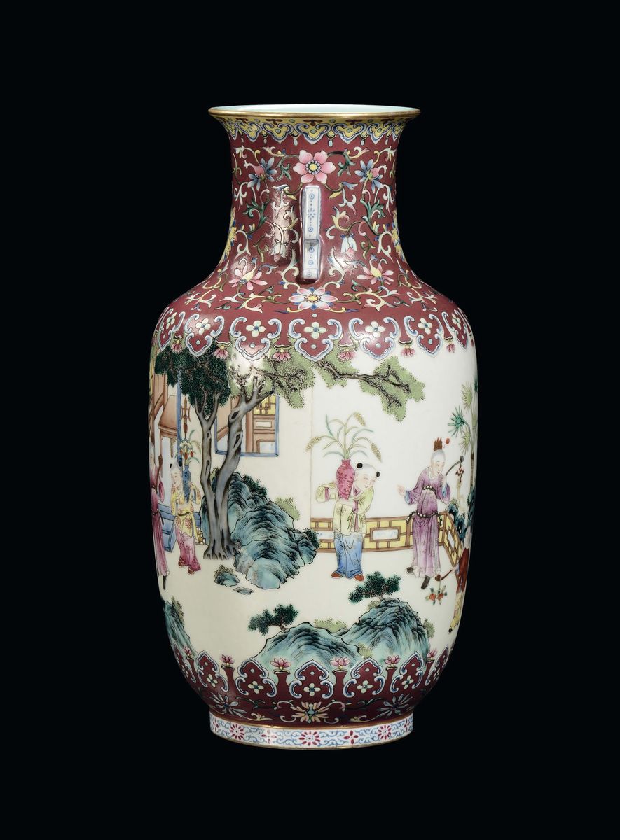 Importante Vaso in Porcellana Policroma Famiglia Rosa Decorata con Scene di Vita Orientale, Cina,...