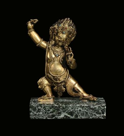 Hayagriva in Bronzo Dorato con Applicazioni in Pietre Dure su Base in Marmo, Cina, Dinastia Qing,...