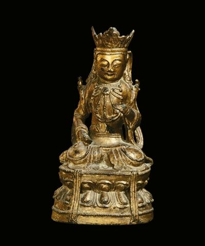 Figura di Sakyamuni Seduto in Bronzo Dorato, Cina, Dinastia Ming, XVII Secolo