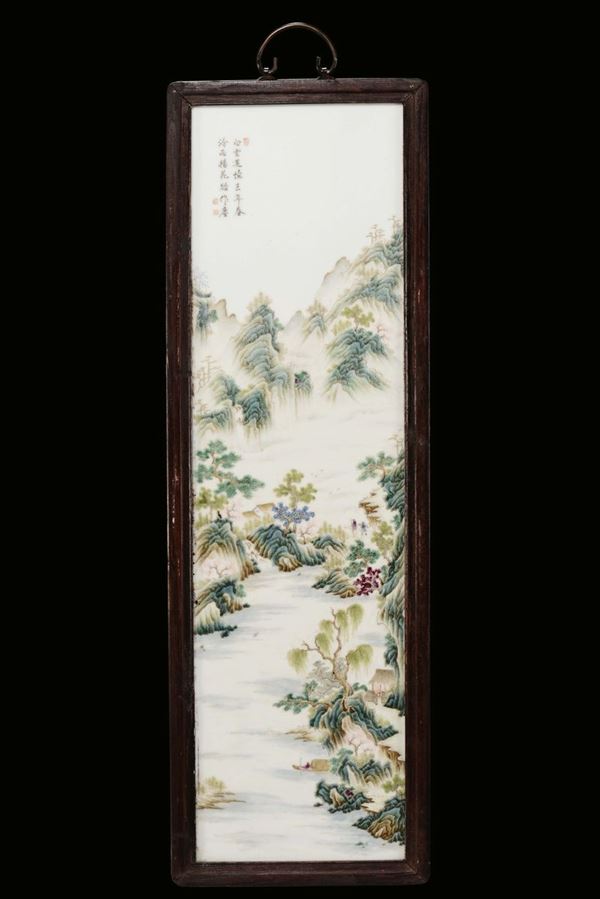 Quattro placche in porcellana policroma decorate con paesaggi, Cina, XIX secolo