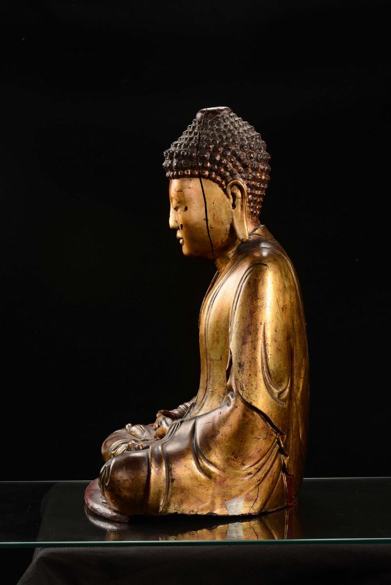 Figura di Buddha in Legno Dorato, Cina, Dinastia Qing, XVIII Secolo
