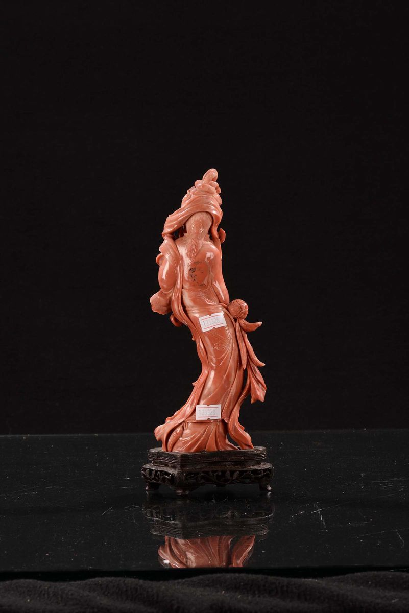 Figura di Guanyin in Corallo, Cina, Dinastia Qing, Fine XIX Secolo