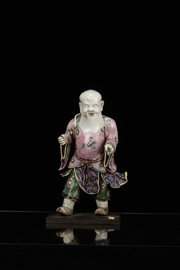 Figura maschile in porcellana policroma, Cina