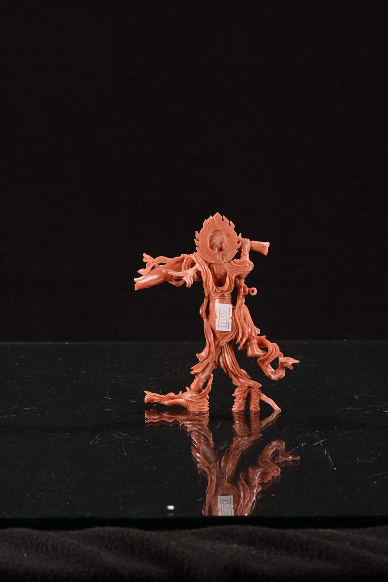 Figura in Corallo Raffigurante Guanyin con Campanello,cina, Inizio XX Secolo